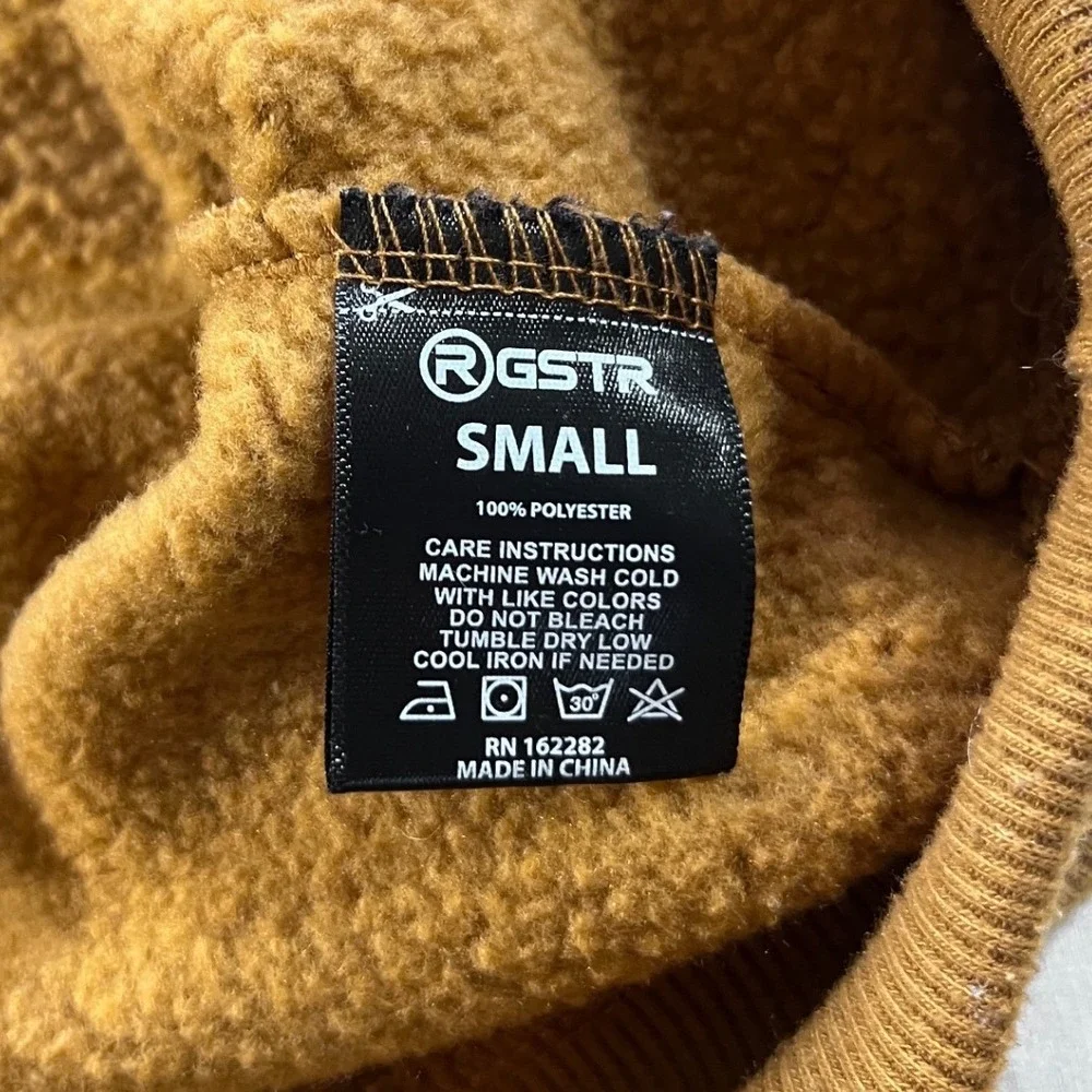 RGSTR Fearless Skull Graphic Sweatshirt Mens Small Mustard Brown Streetwear‎